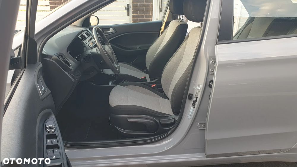 Hyundai i20 1.2 Intro Edition - 16