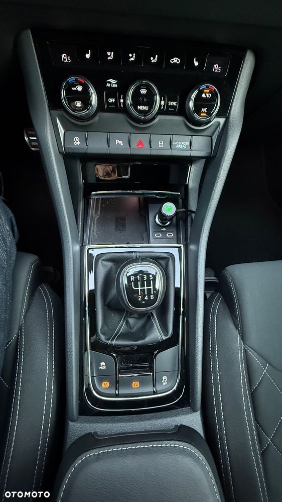 Skoda Karoq 1.5 TSI ACT GPF 4x2 Sportline - 17