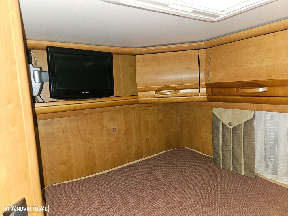 Rapido Le Randonneur 9083DF CHASSI AL-KO CAMA TRANSVERSAL + BASCULANTE - 31