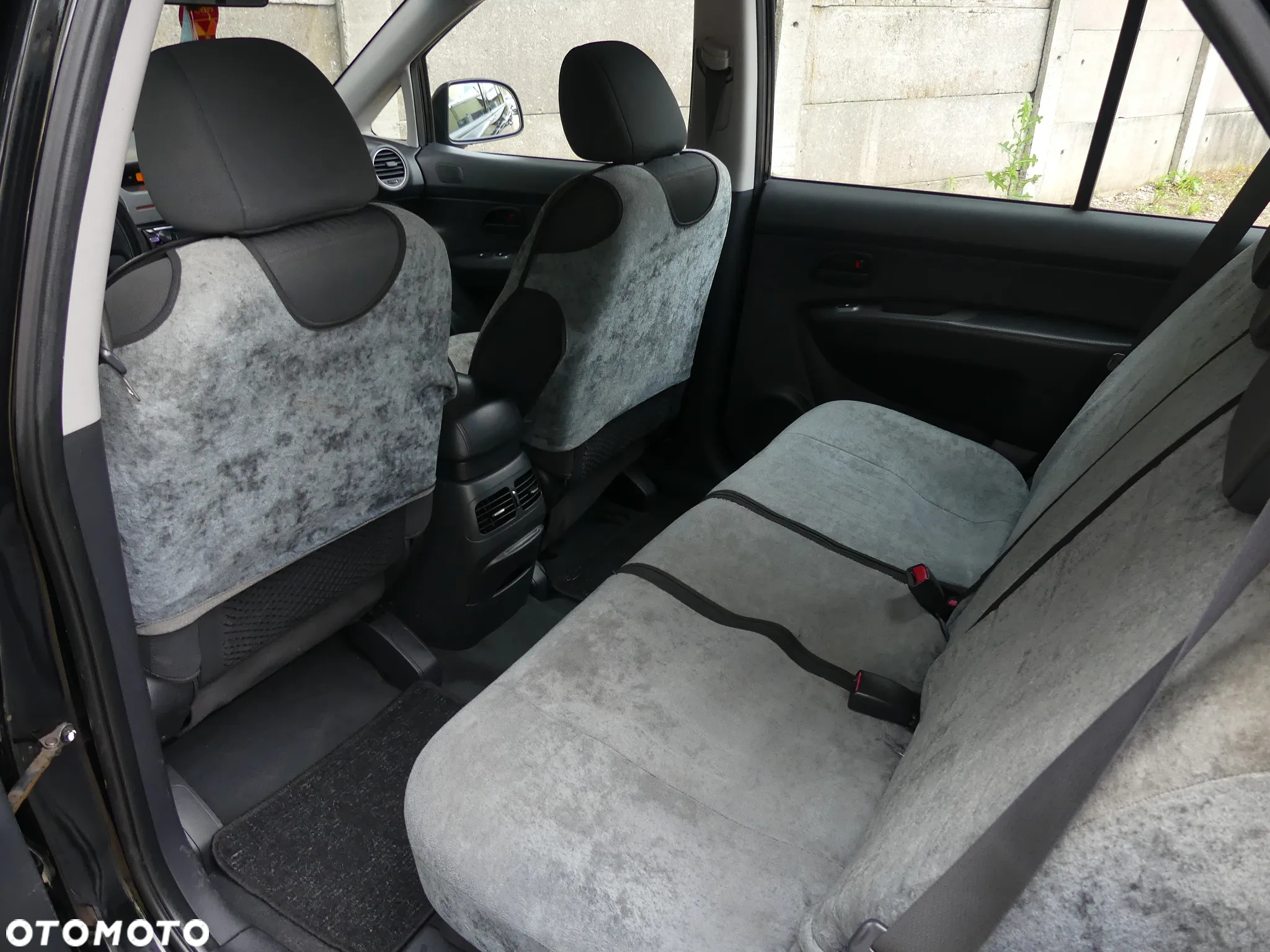 Kia Carens 2.0 CVVT EX - 13