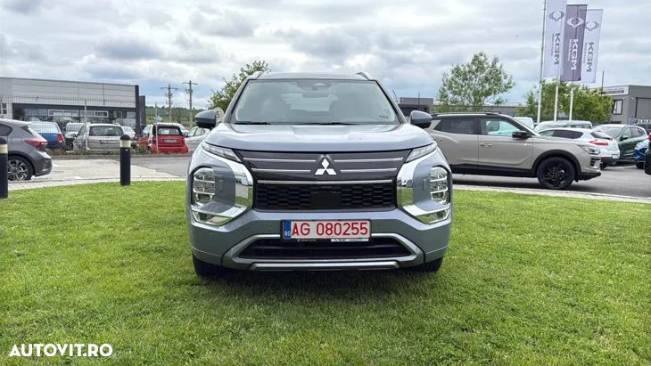 Mitsubishi Outlander - 8