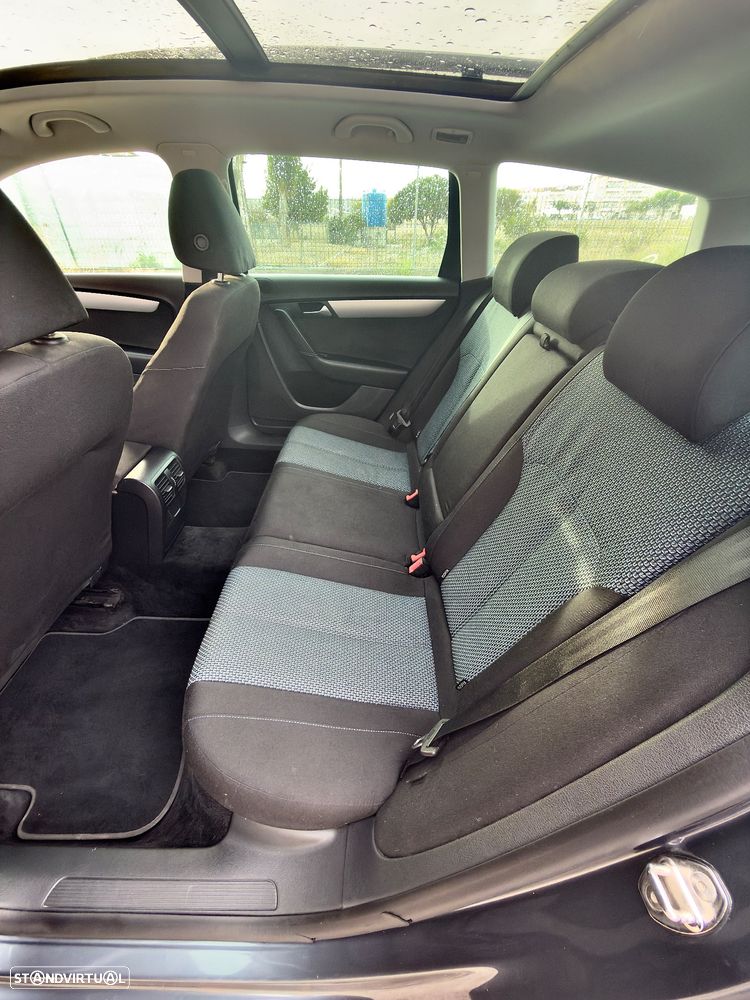 VW Passat Variant 1.6 TDI BlueMotion Trendline - 10