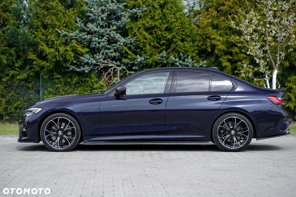 BMW Seria 3 330d xDrive mHEV M Sport - 2