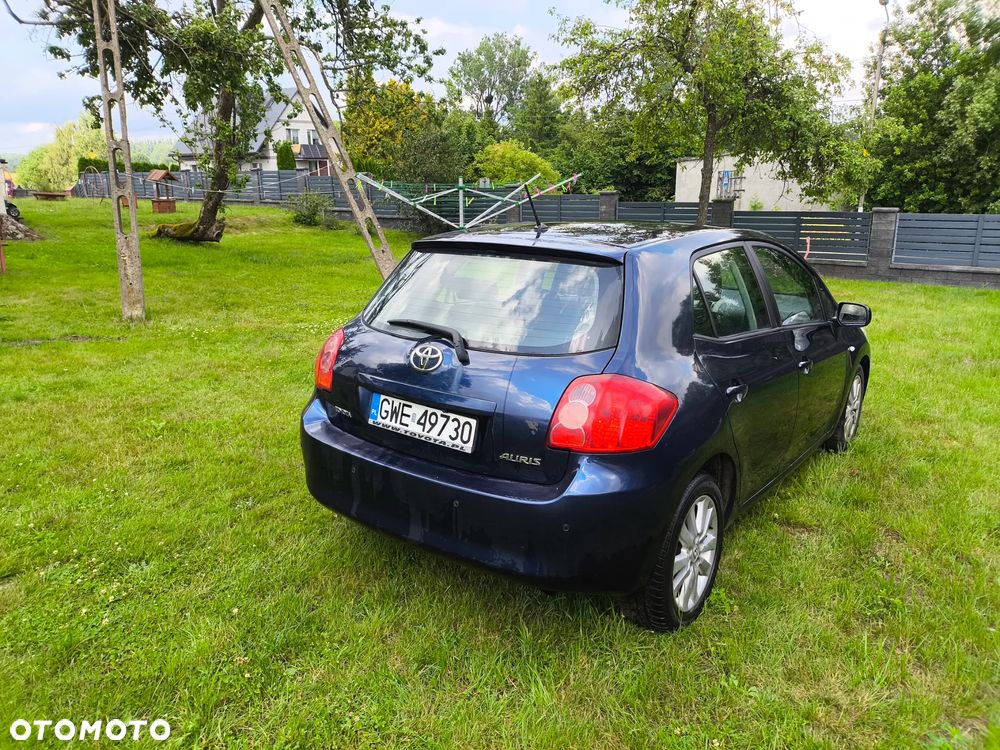 Toyota Auris 2.0 D-4D Premium - 2