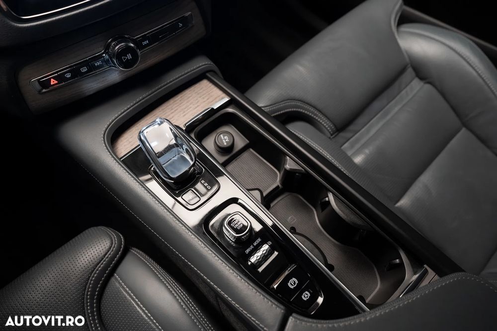 Volvo XC 90 B5 MHEV AWD 5 locuri R-Design - 25