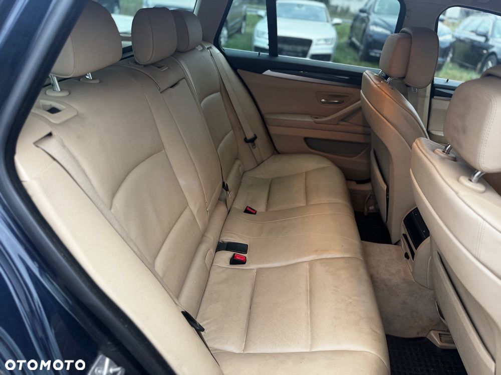 BMW Seria 5 525d - 10