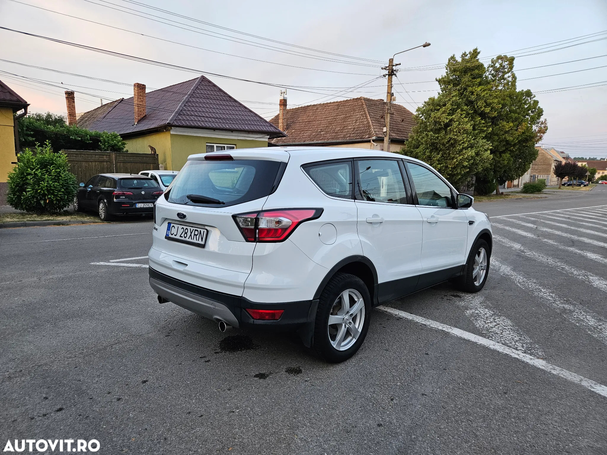 Ford Kuga 1.5 TDCi 2WD Trend - 4