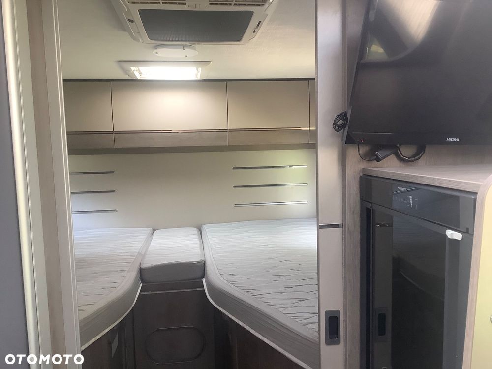 Ford Półintegra - 12