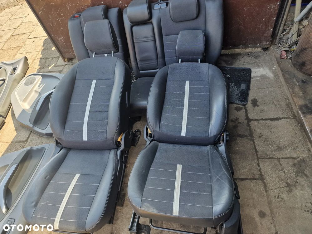 Komplet  foteli  ford  kuga  mk1 - 1