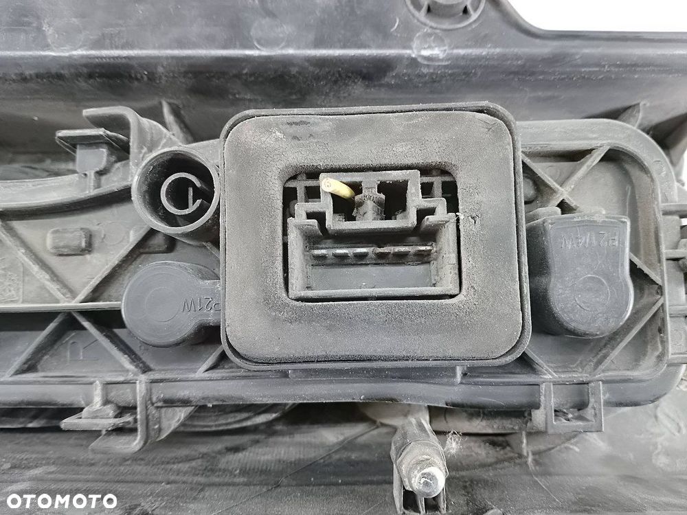 LAMPA TYLNA PRAWA PEUGEOT BIPPER 11-B829 - 3