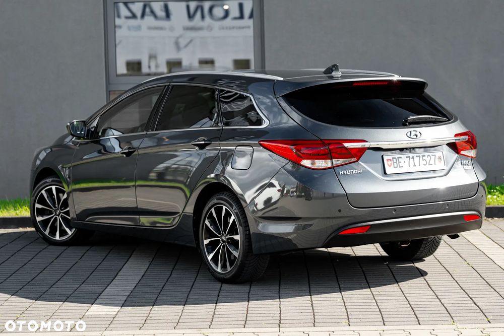 Hyundai i40 Kombi 1.7 CRDi DCT Premium - 13
