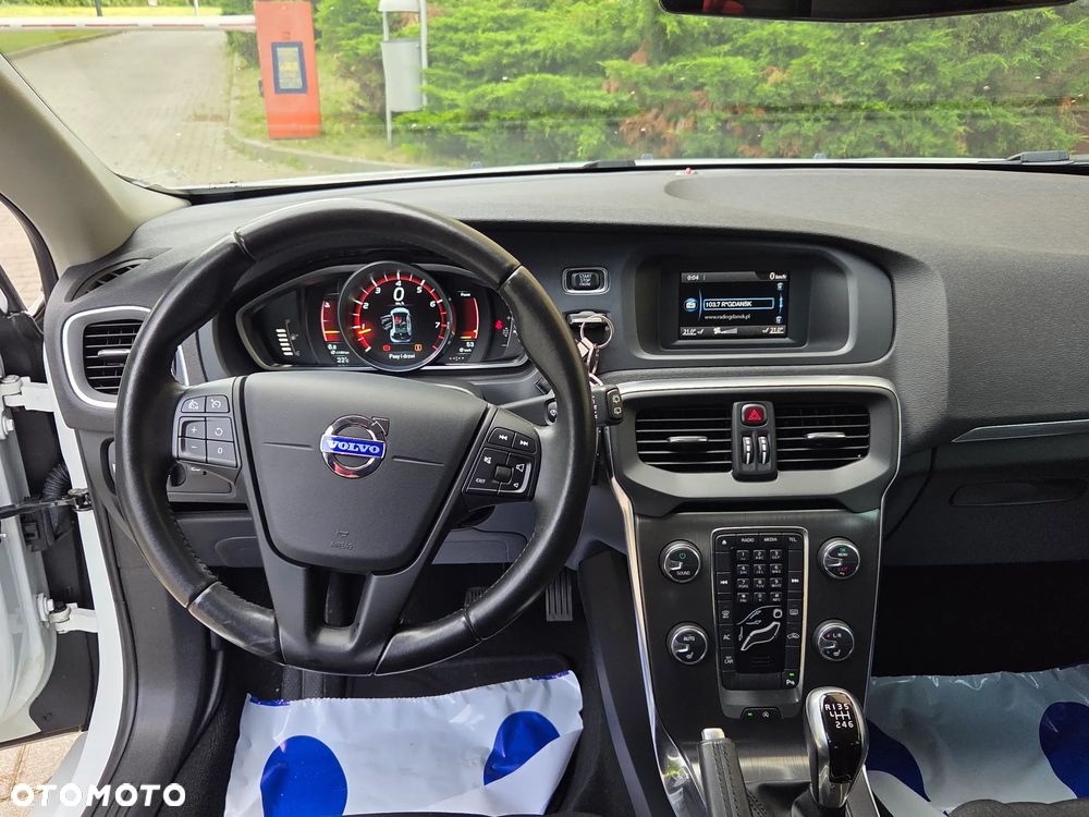 Volvo V40 T2 Momentum - 5