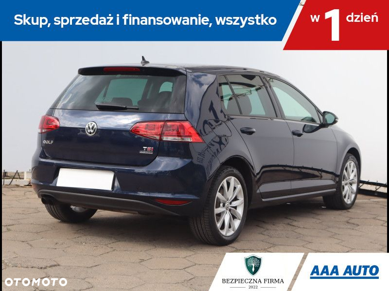 Volkswagen Golf - 6