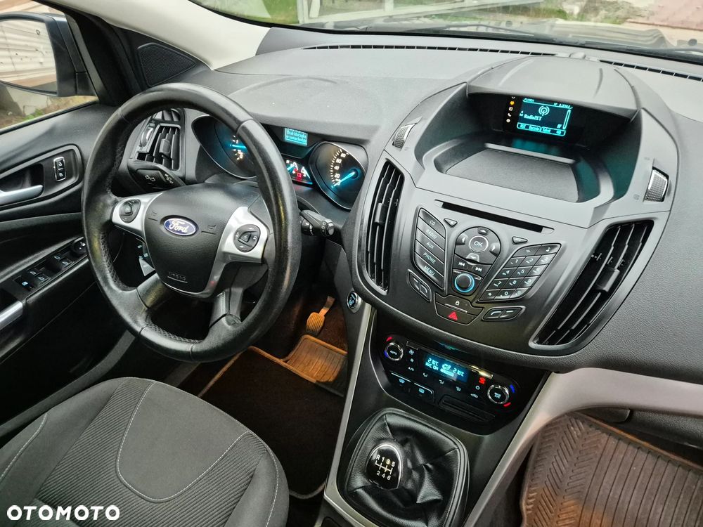 Ford Kuga 2.0 TDCi 2x4 Titanium - 9