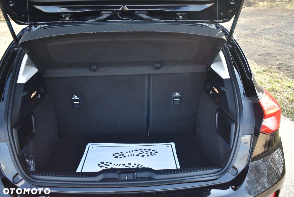 Ford Focus - 32