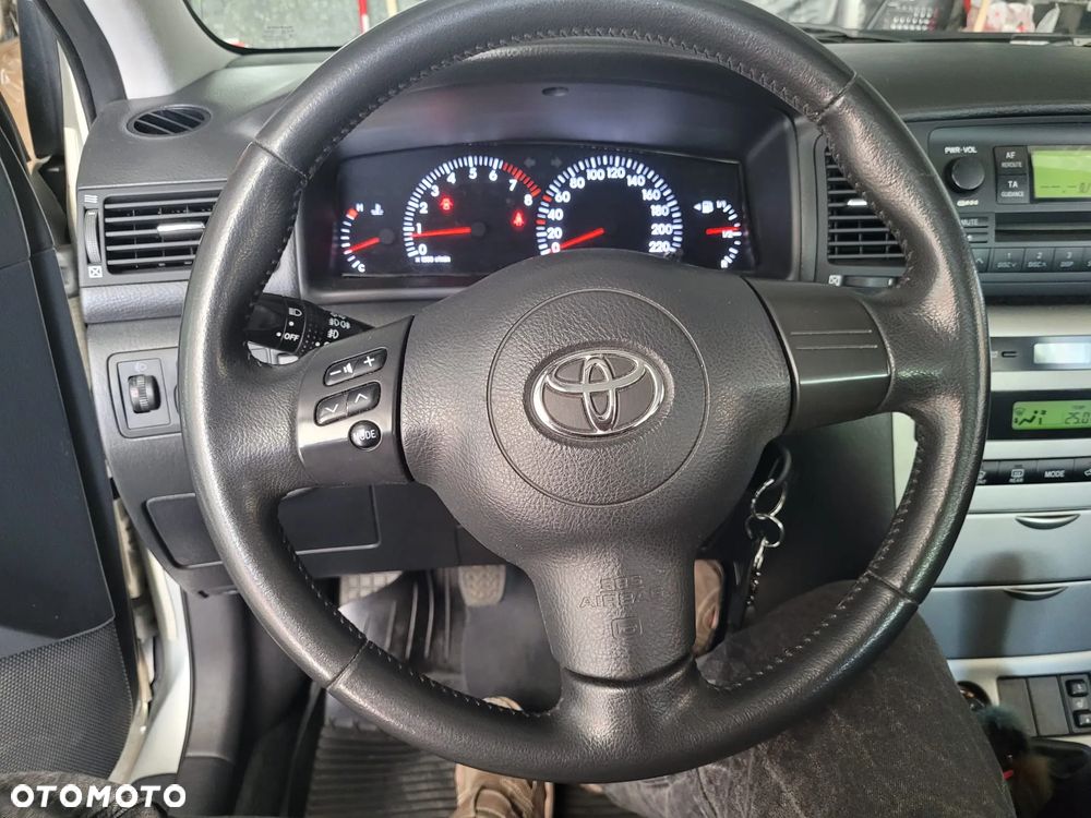 Toyota Corolla 1.4 VVT-i Luna - 8