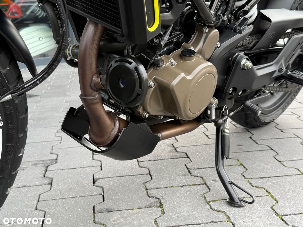 Husqvarna Svartpilen - 36