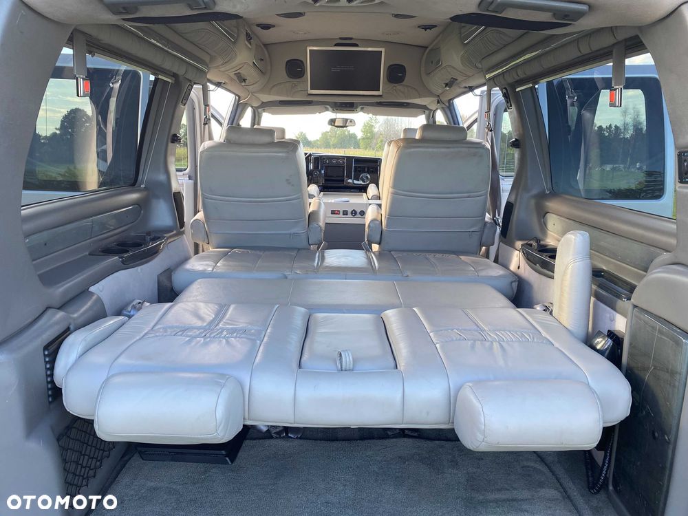 Chevrolet Express - 2