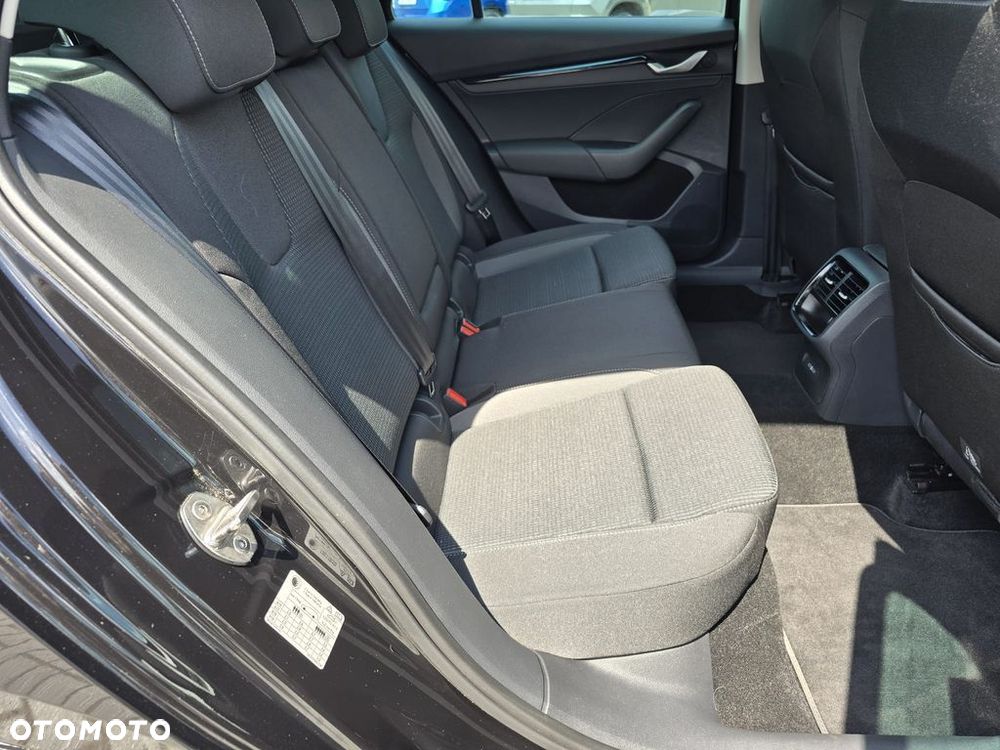 Skoda Octavia 1.5 TSI mHEV Selection DSG - 13