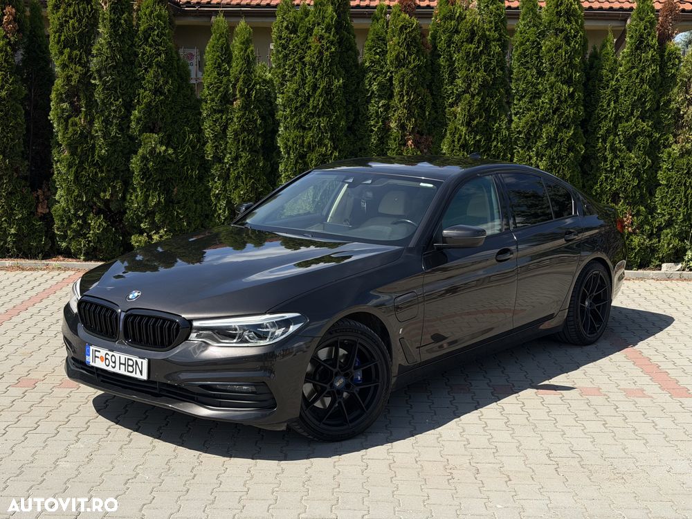BMW Seria 5 530i AT MHEV - 17