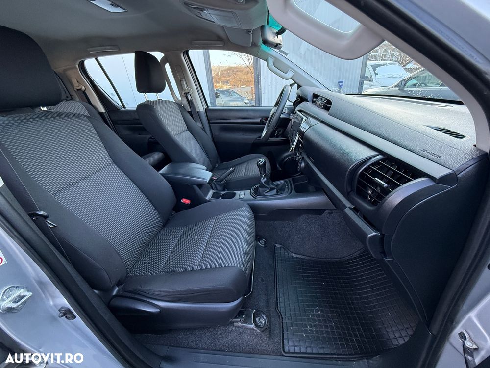 Toyota Hilux 4x4 Double Cab M/T Comfort - 7