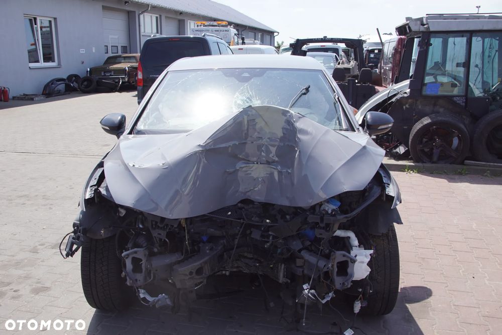 Auto na części - Volkswagen Golf VIII R-Line 1.5 eTSI 150 KM DYFA UUF LA7C 2021R Silnik Skrzynia Drzwi Błotnik Zdezak Klapa Lampa Lusterko Klamka Szyba Deska Kokpit Sterownik Moduł Czujnik Licznik Wyświetlacz Panel Kierownica - 2