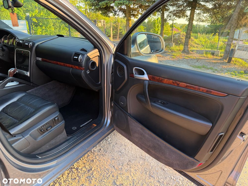 Porsche Cayenne - 17