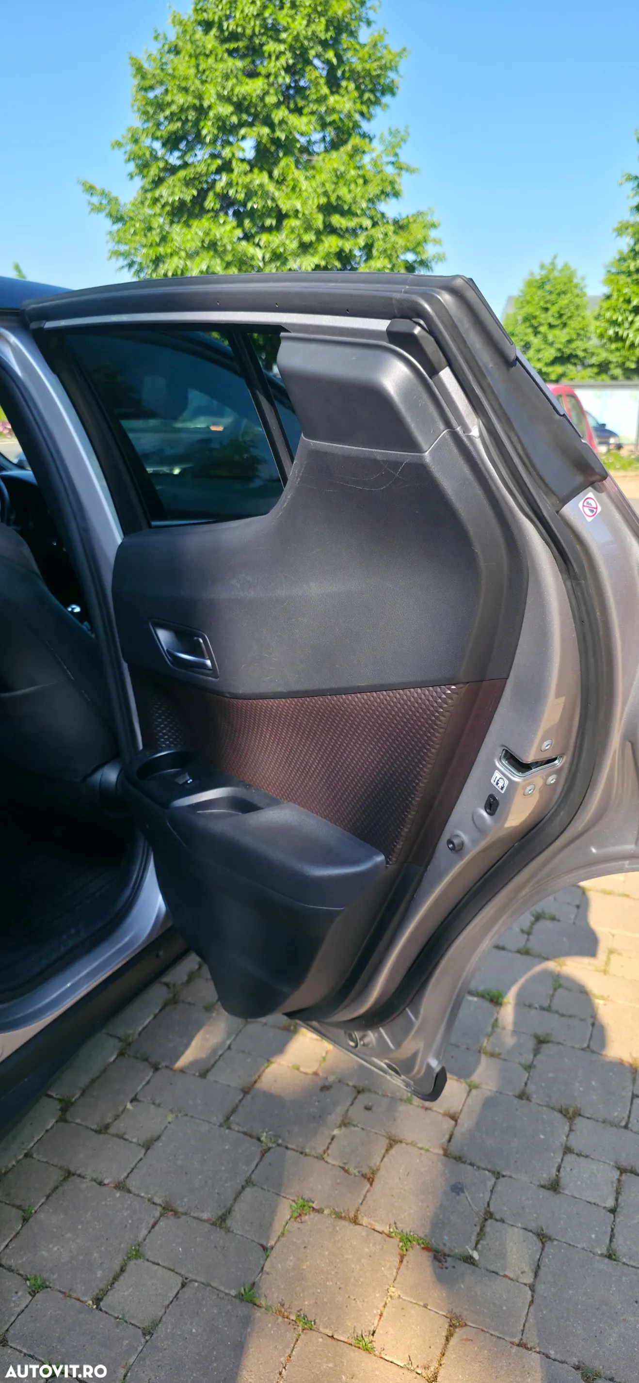 Toyota C-HR 1.8 HSD 122 CP 4x2 CVT C-lassy bi-tone - 25