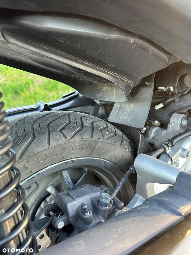 Yamaha X-max - 28