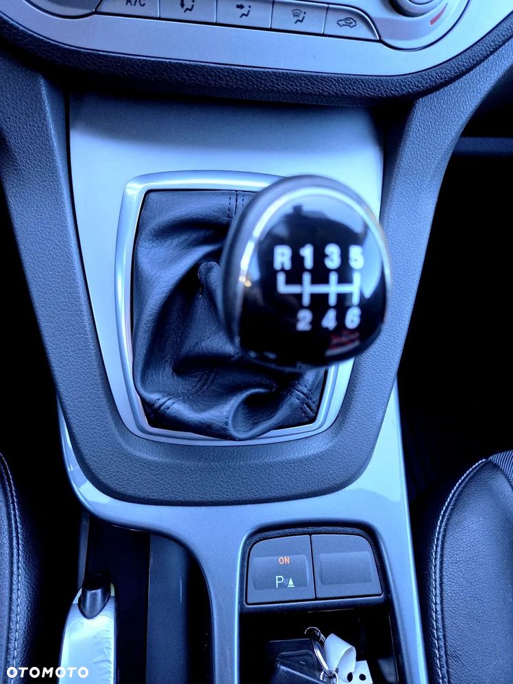 Ford Kuga - 27