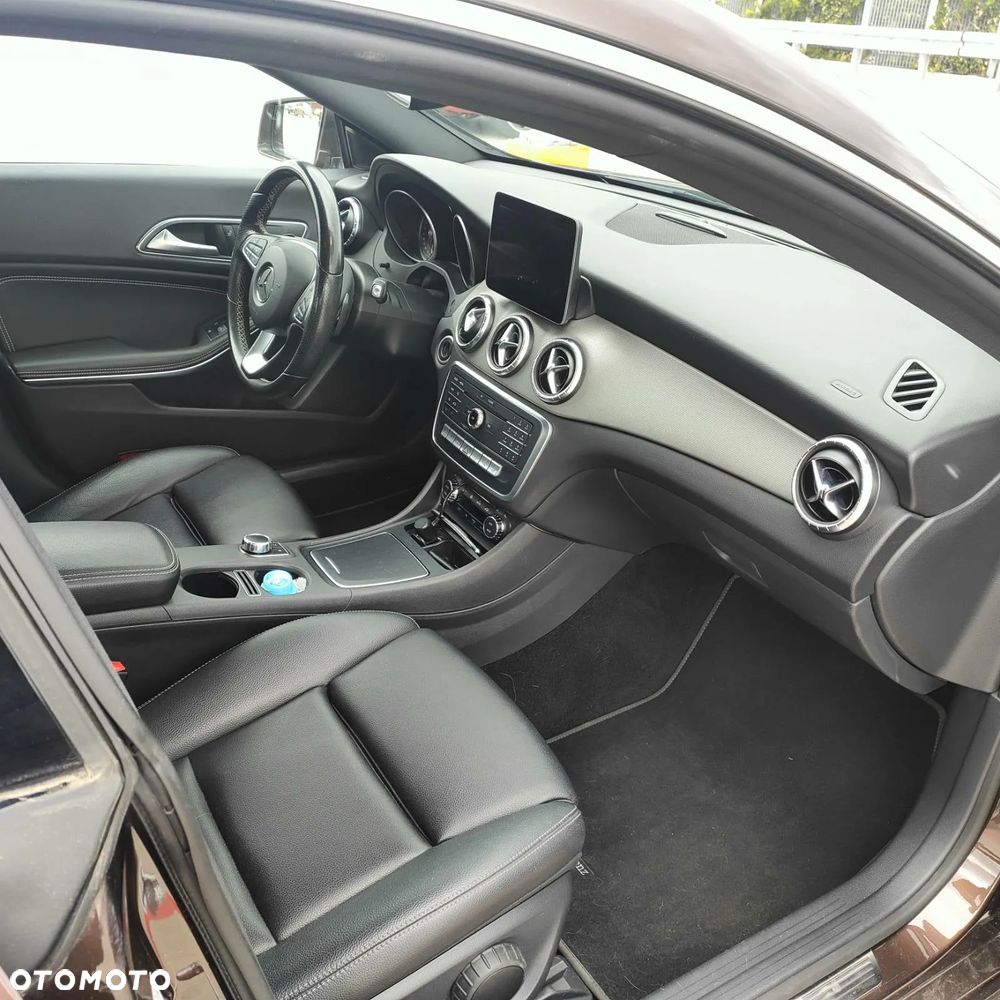 Mercedes-Benz CLA 250 4-Matic - 6