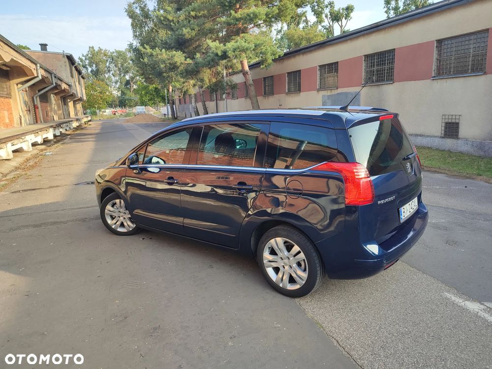 Peugeot 5008 2.0 HDi Family 7os - 9