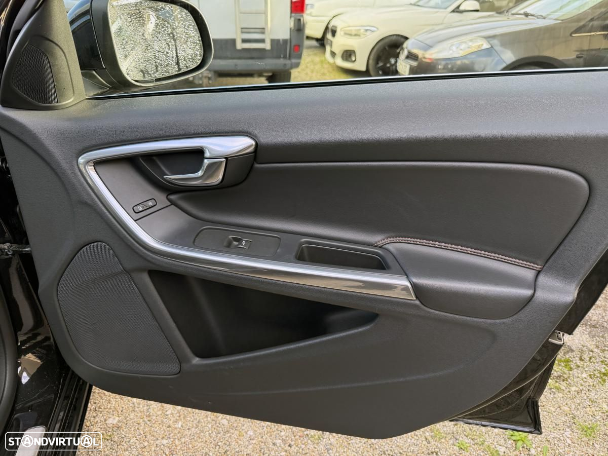Volvo V60 2.0 D4 VOR Geartronic - 24