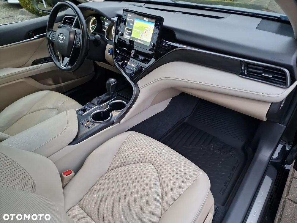 Toyota Camry 2.5 Hybrid Executive CVT - 16