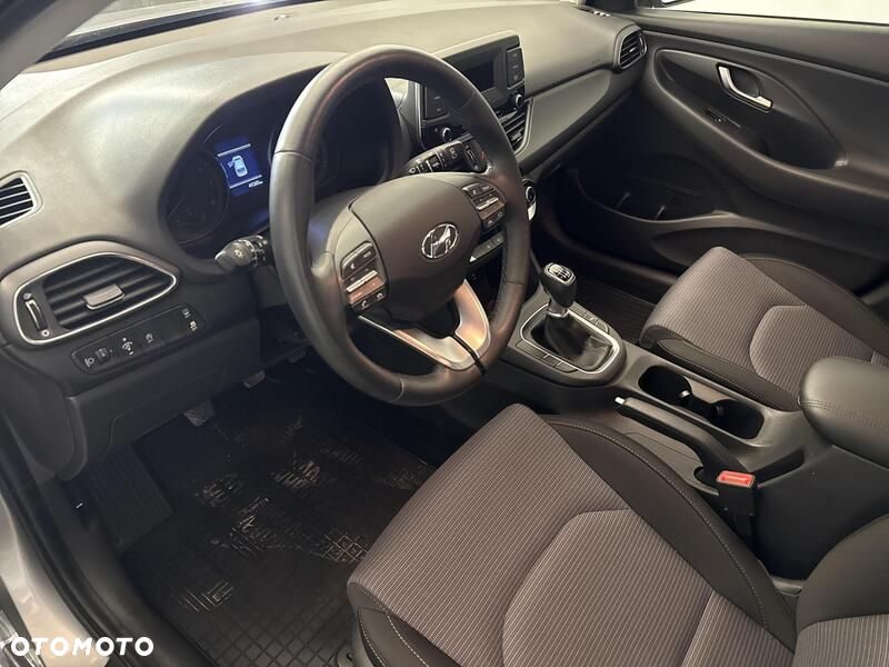 Hyundai i30 1.5 DPI Classic + - 10