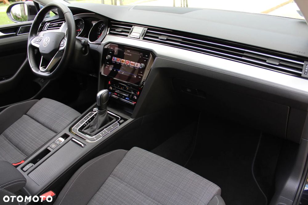 Volkswagen Passat 2.0 TSI Business DSG - 23
