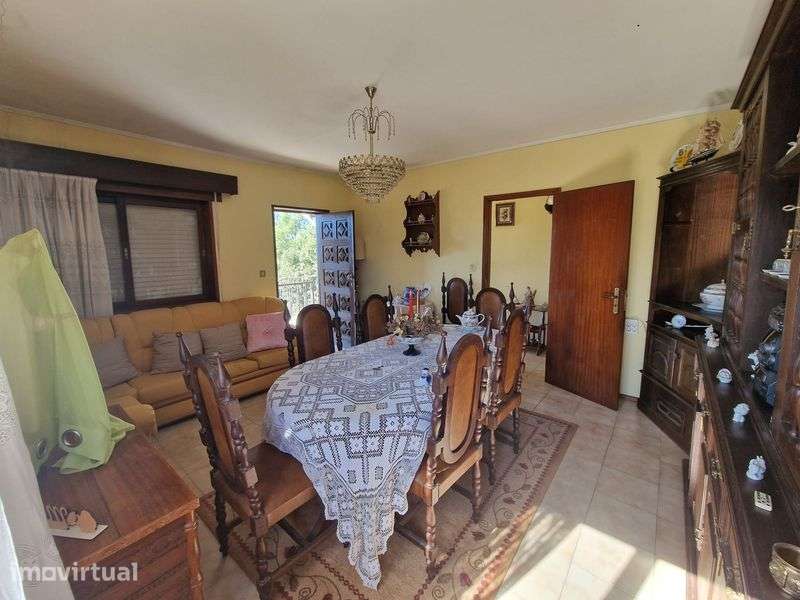 Moradia T5 com terreno - Grande imagem: 4/12
