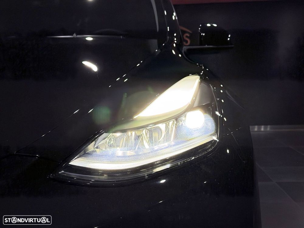 Tesla Model Y Performance Dual Motor AWD - 12