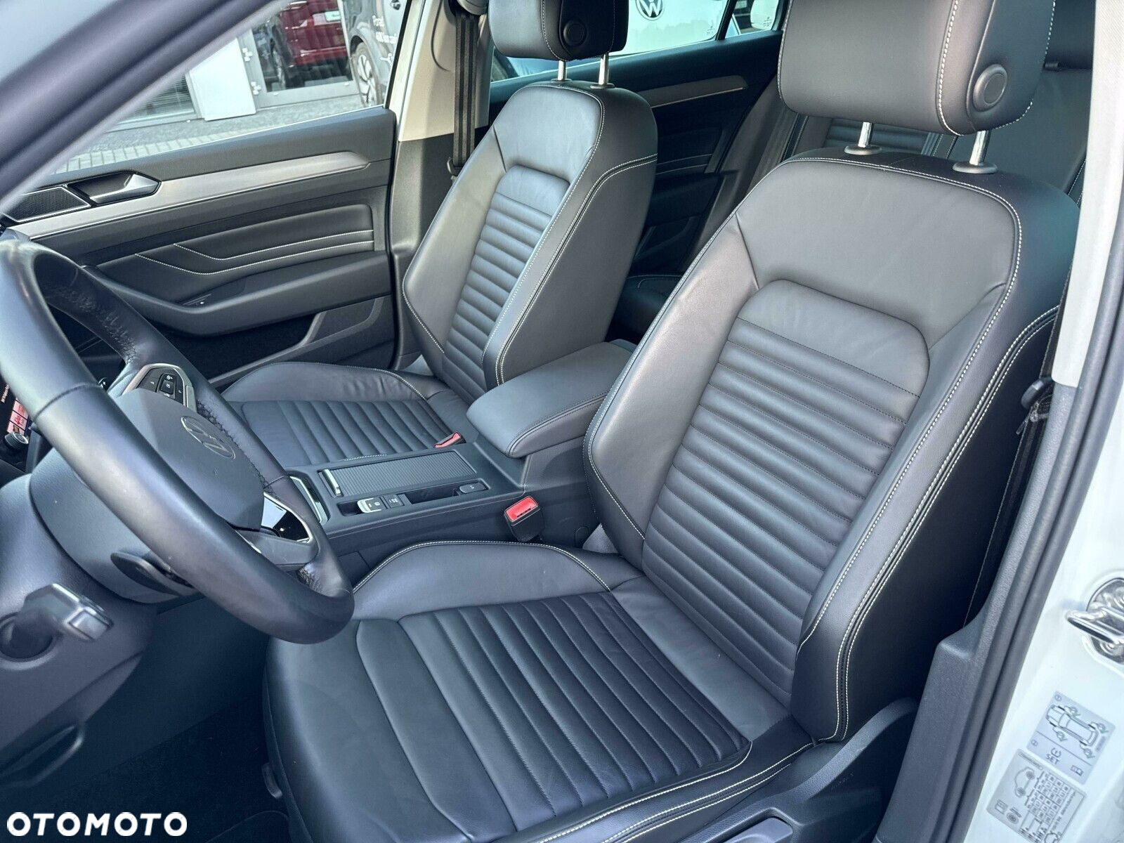 Volkswagen Passat 2.0 TSI Elegance DSG - 34