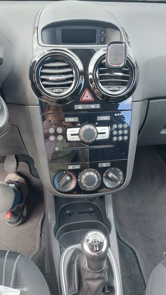 Opel Corsa 1.4 16V Edition - 17