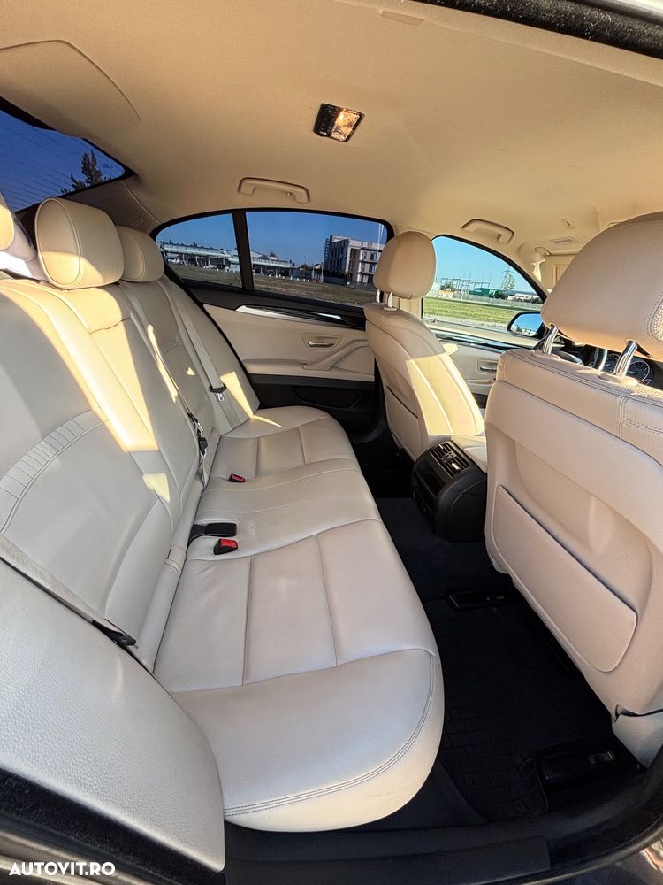 BMW Seria 5 520d Aut. Luxury Line - 10