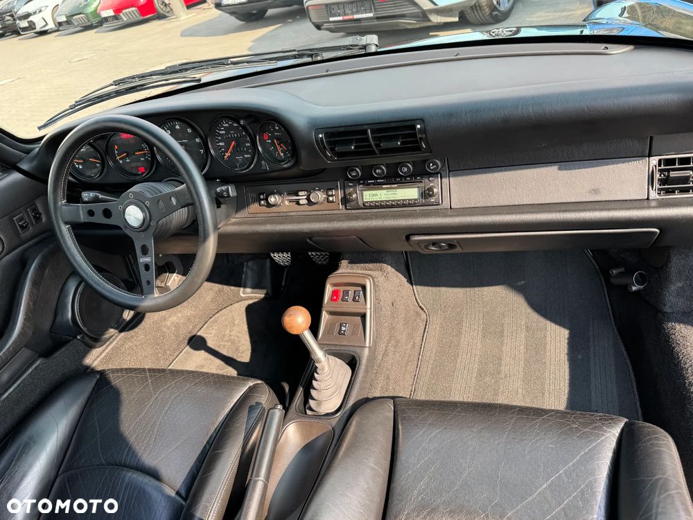 Porsche 911 Carrera - 25