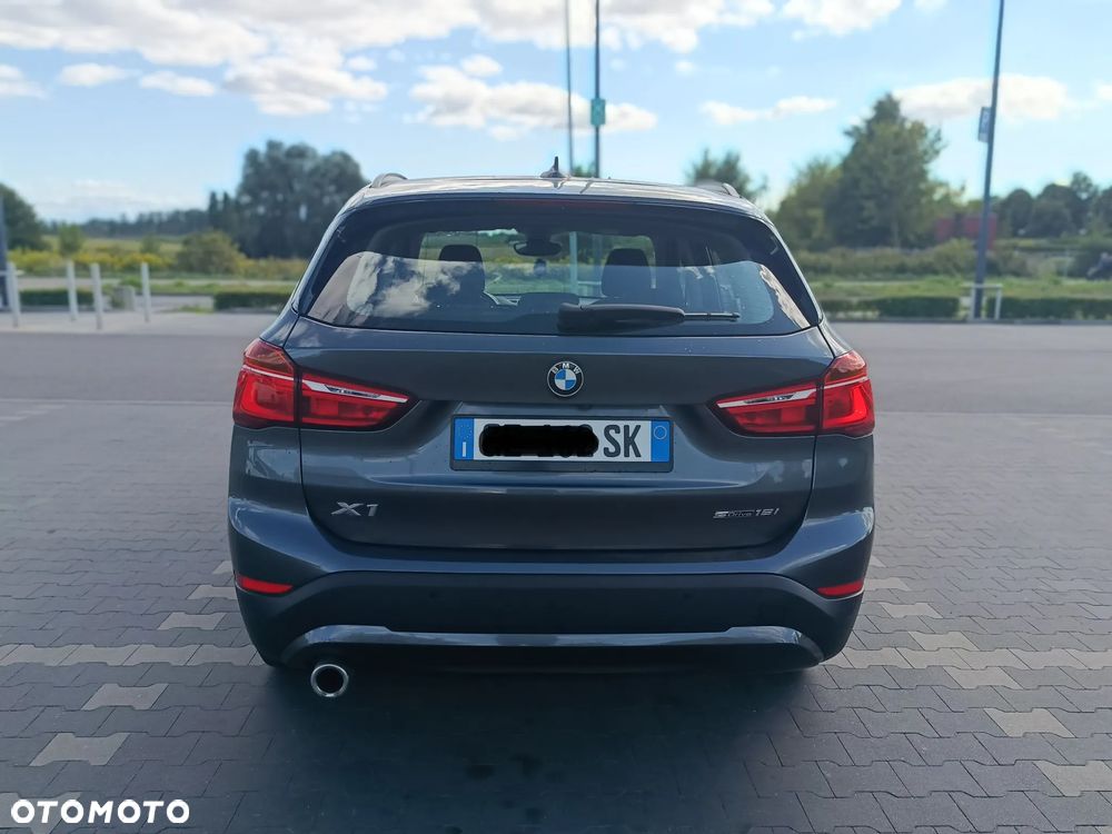 BMW X1 sDrive18i Sport Line - 5