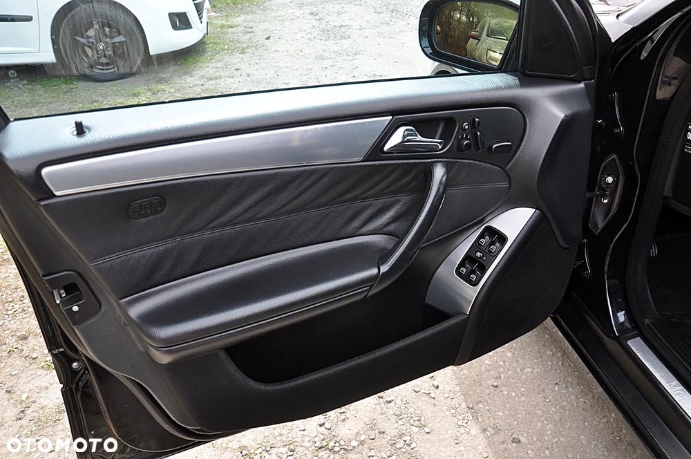 Mercedes-Benz Klasa C 180 Kompressor Automatik Avantgarde - 17