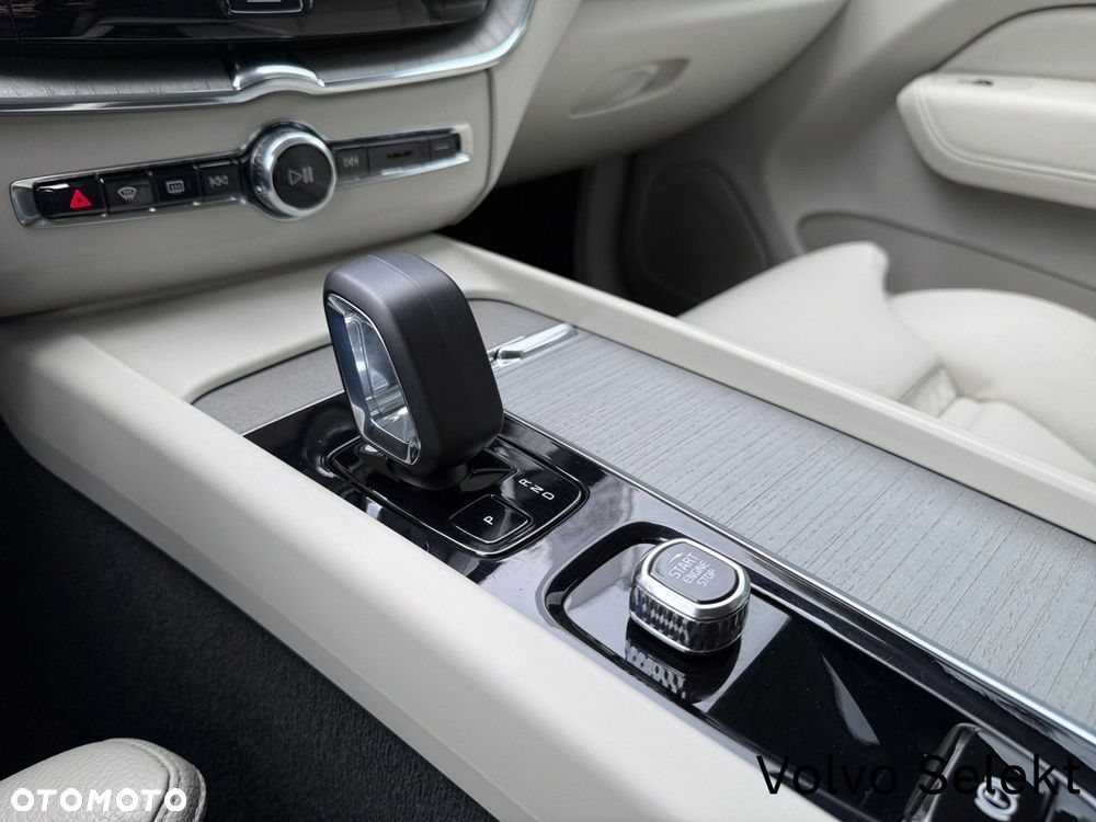 Volvo XC 60 - 24