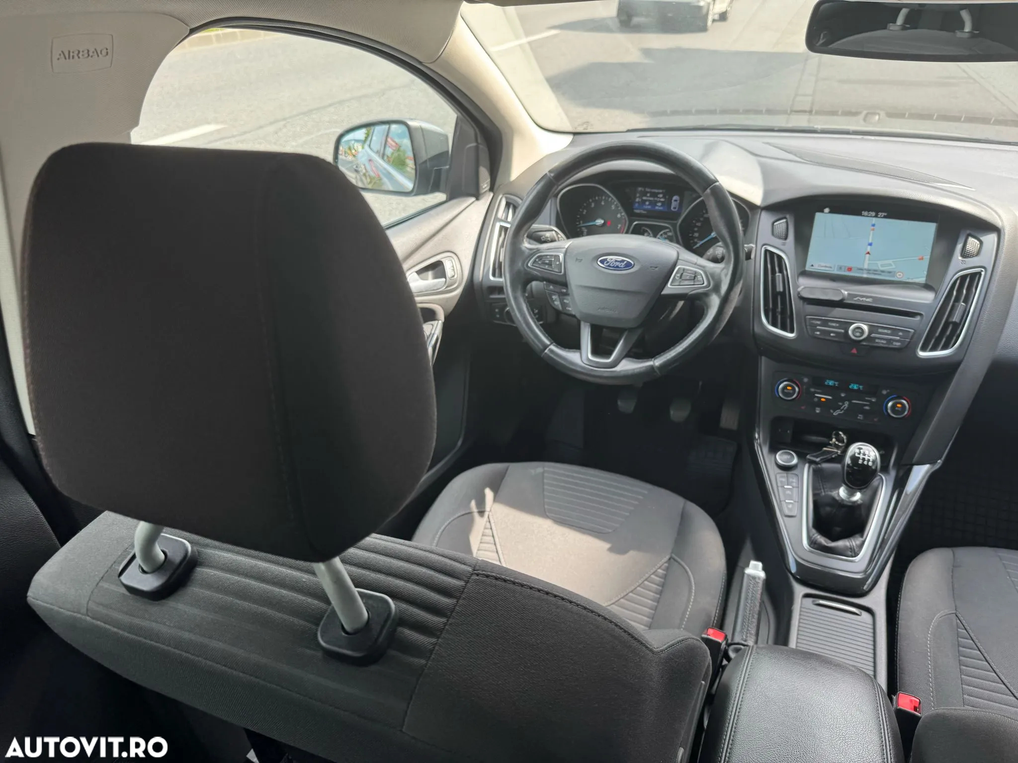 Ford Focus 1.5 Ecoboost Titanium - 25