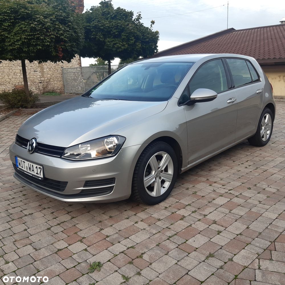 Volkswagen Golf - 1