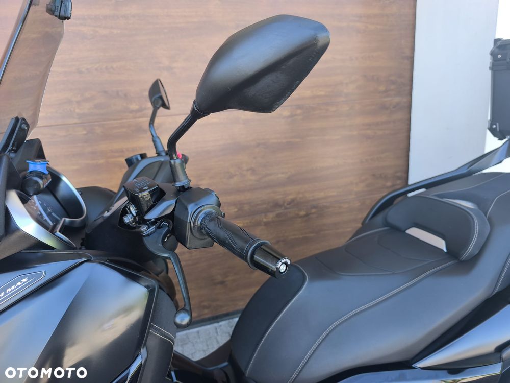 Yamaha X-max - 4