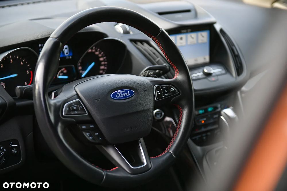Ford Kuga 2.0 EcoBlue 4x4 ST-LINE - 18