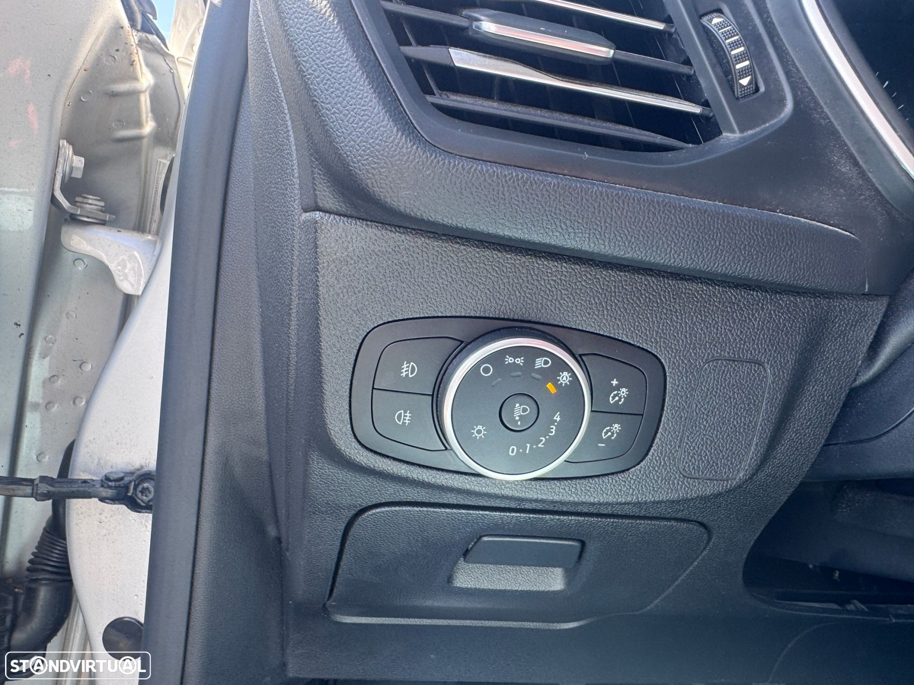 Ford Focus 1.0 EcoBoost S&S COOL&CONNECT - 10